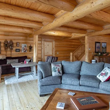 Elk Meadow Lodge: Luxury Log Home, Hot Tub-3